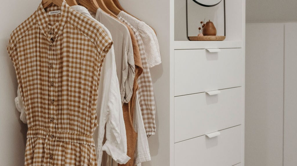 The Bedroom Detail Most People Get Wrong: Cabinet Handles and Pulls