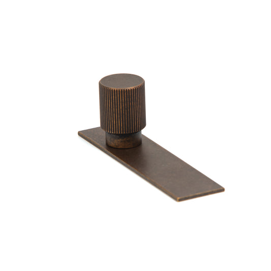 MOMO ARPA ROUND KNOB AND BACKPLATE 22MM IN ANTIQUE BRASS in Antique Brass