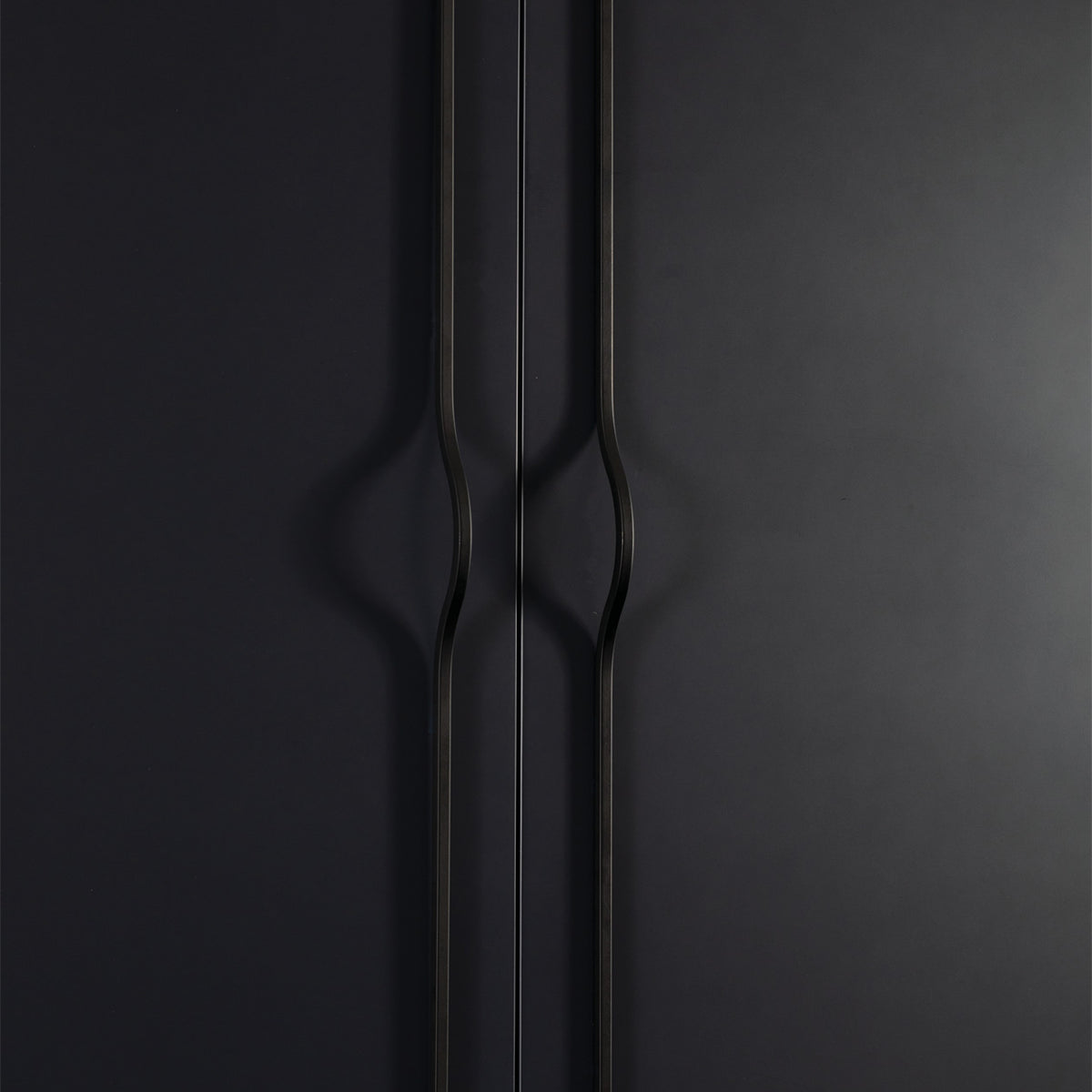 BRAVE BOW HANDLE 1120MM MATT BLACK in Matt Black