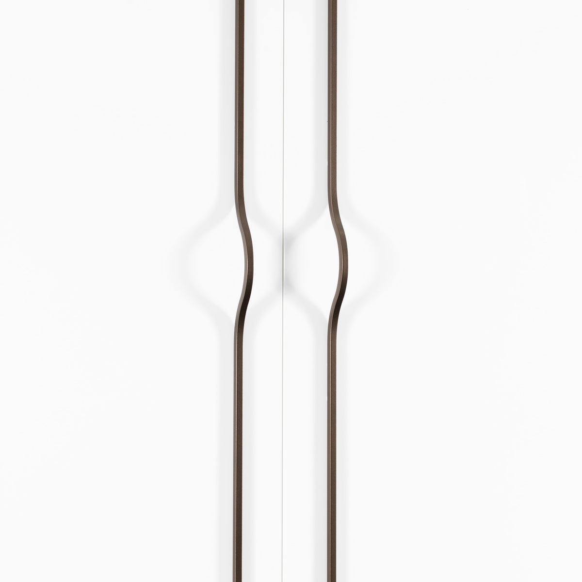 BRAVE BOW HANDLE 1120MM METALLIC GOLDEN BROWN in Metallic Golden Brown