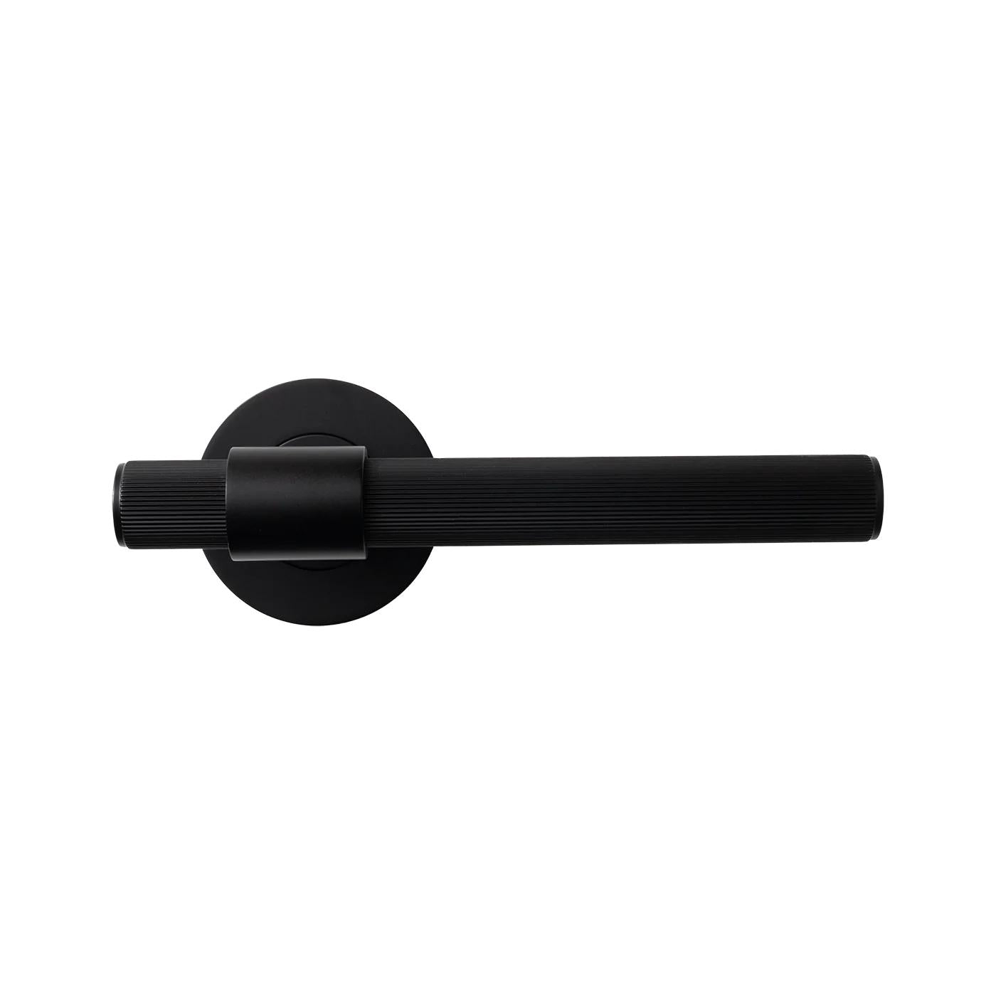 MOMO BELGRAVIA LINED LEVER HANDLE SET MATT BLACK in Matt Black