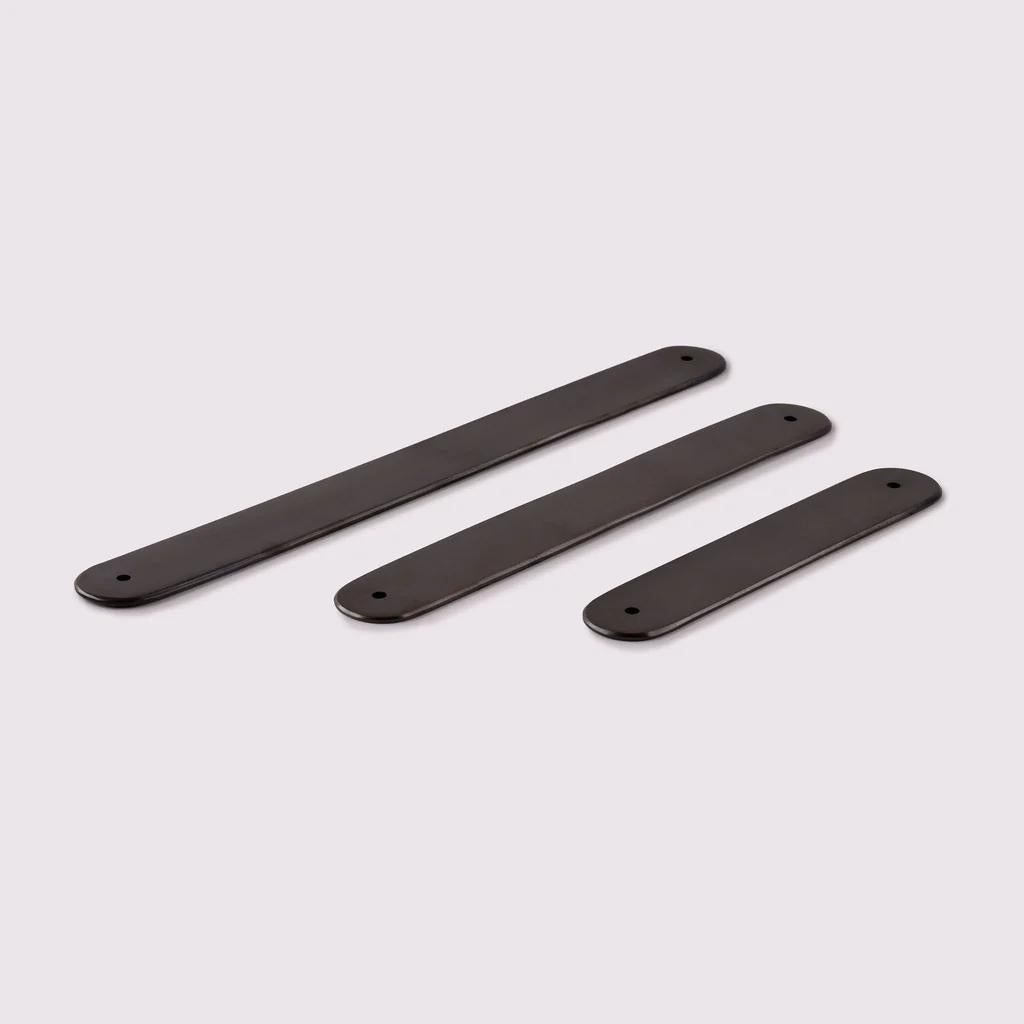 Curved Handle Backplate - 128mm Antique Bronze in Antique Bronze
