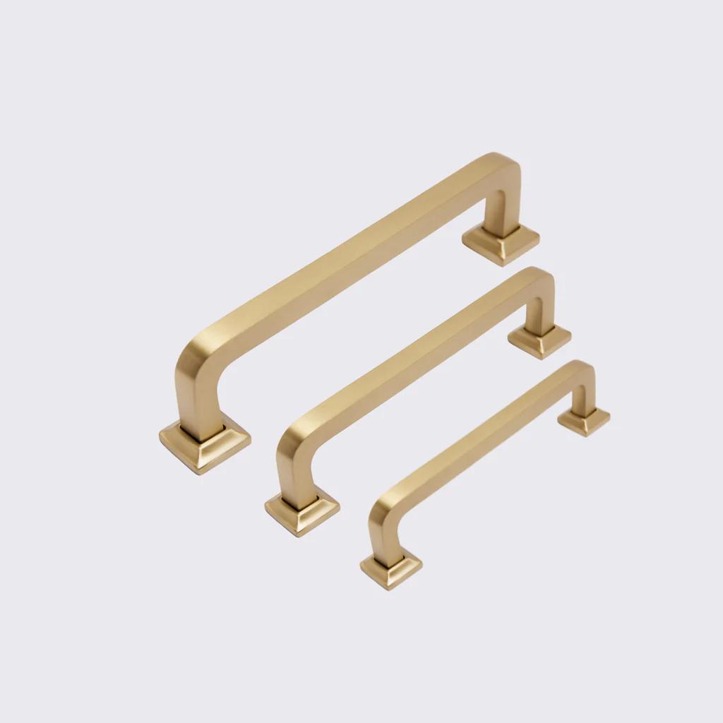 Bronte Handle - Burnished Brass - 128mm in Burnished Brass