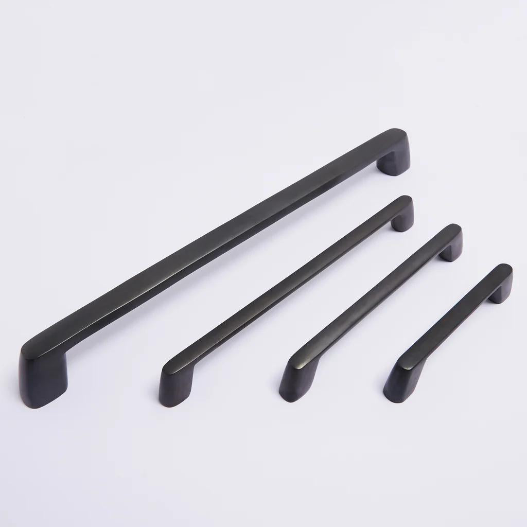 Surrey Handle 128mm - Scorched Black in Scorched Black