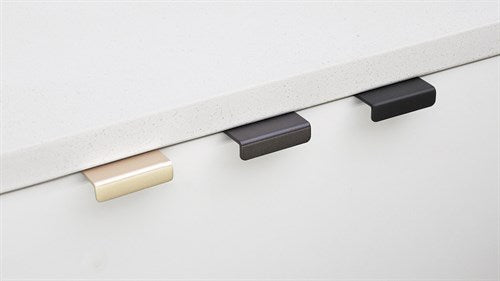 Edge Pull 100mm, 76mm CTC in Matt Champagne