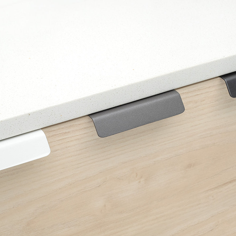 Edge Pull Straight 32mm, 16mm CTC in Satin Stainless