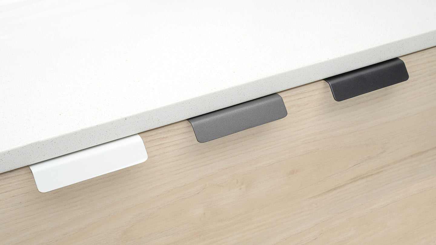 Edge Pull Straight 32mm, 16mm CTC in Satin Stainless