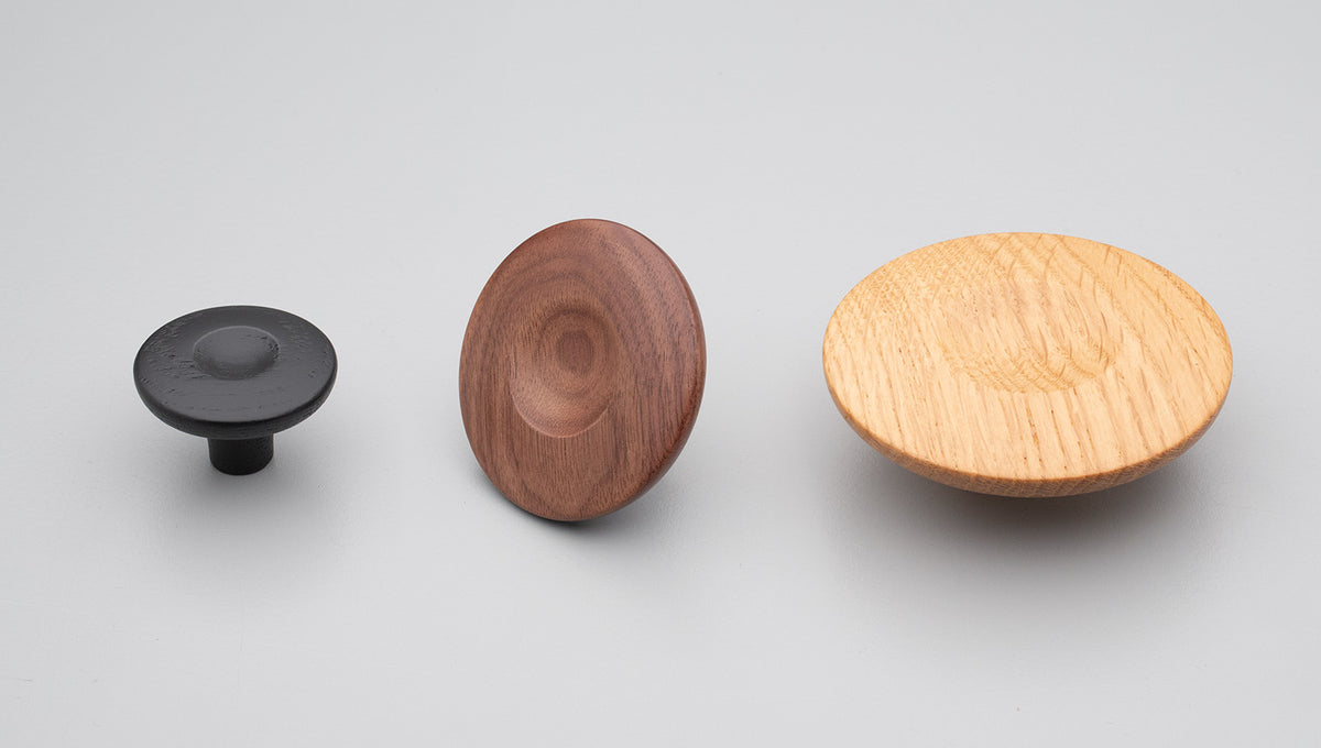 Dimple Knob 40mm Walnut Lacquered in Walnut