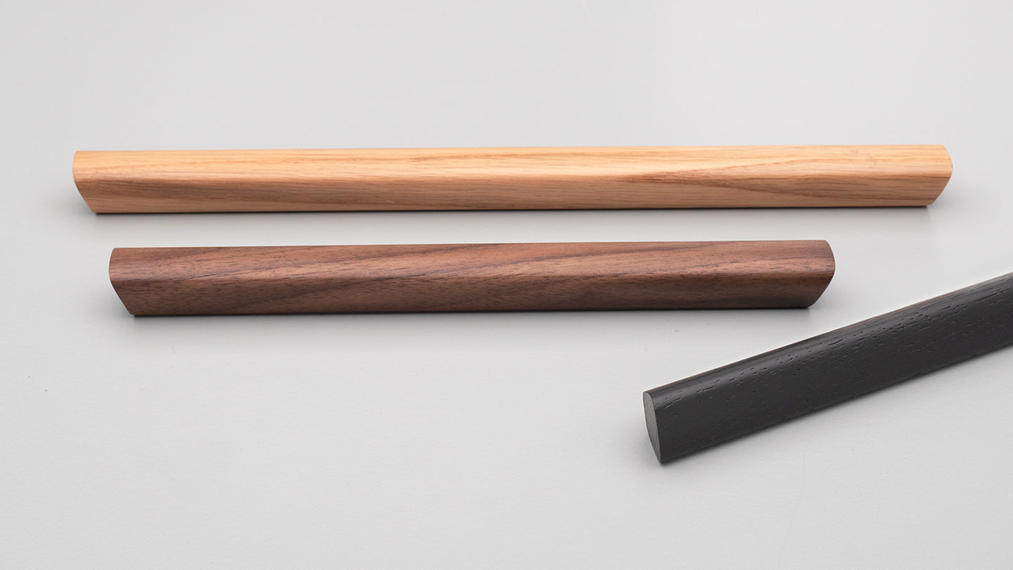Listo Handle 128 C to C 181 O/A Black Stain in Black Stain