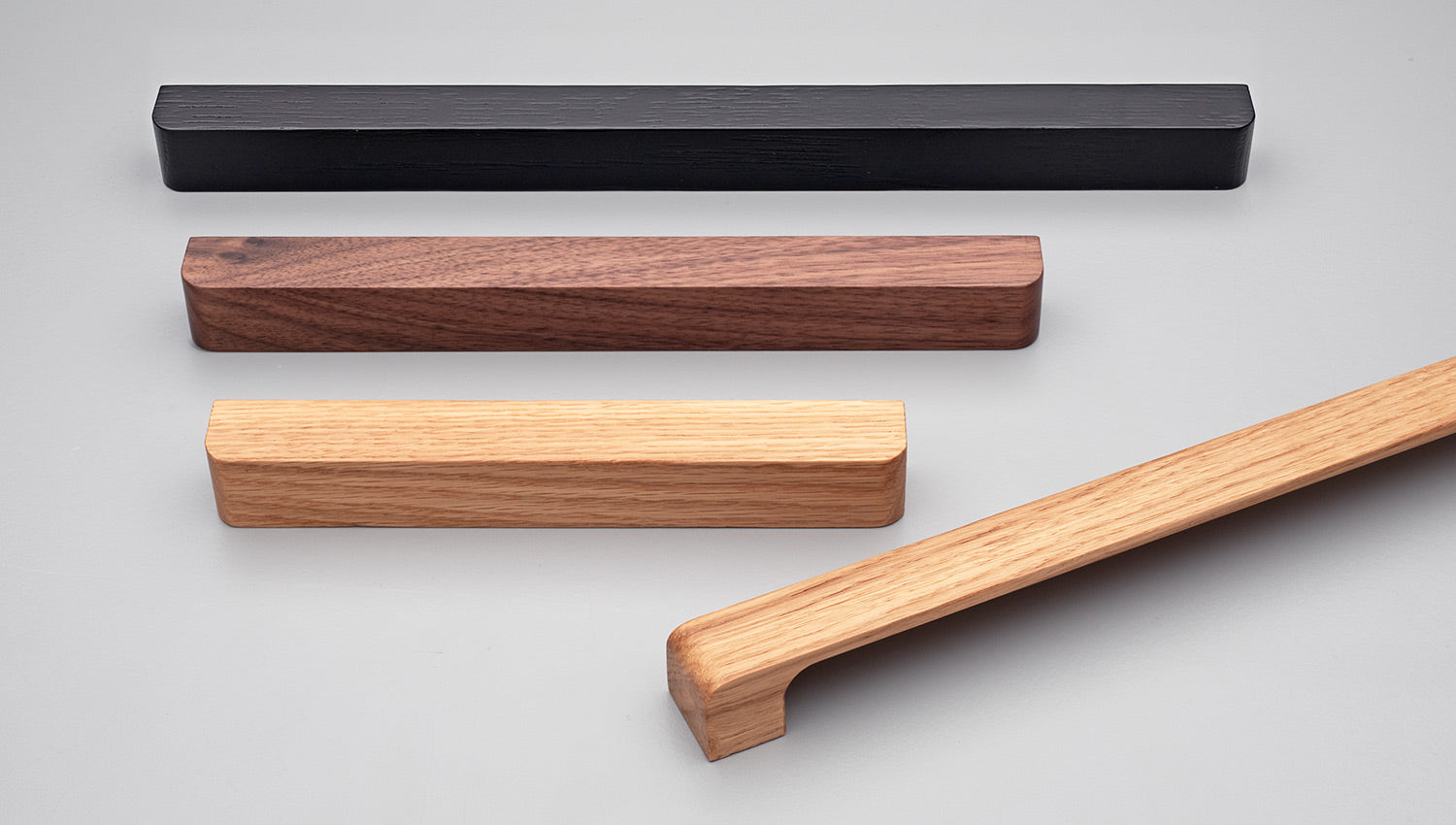 Degree Handle 160mm C to C 180 O/A Oak Lacquered in Oak