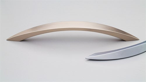 Melon Cabinet Pull Handle 128mm CTC in Satin Chrome