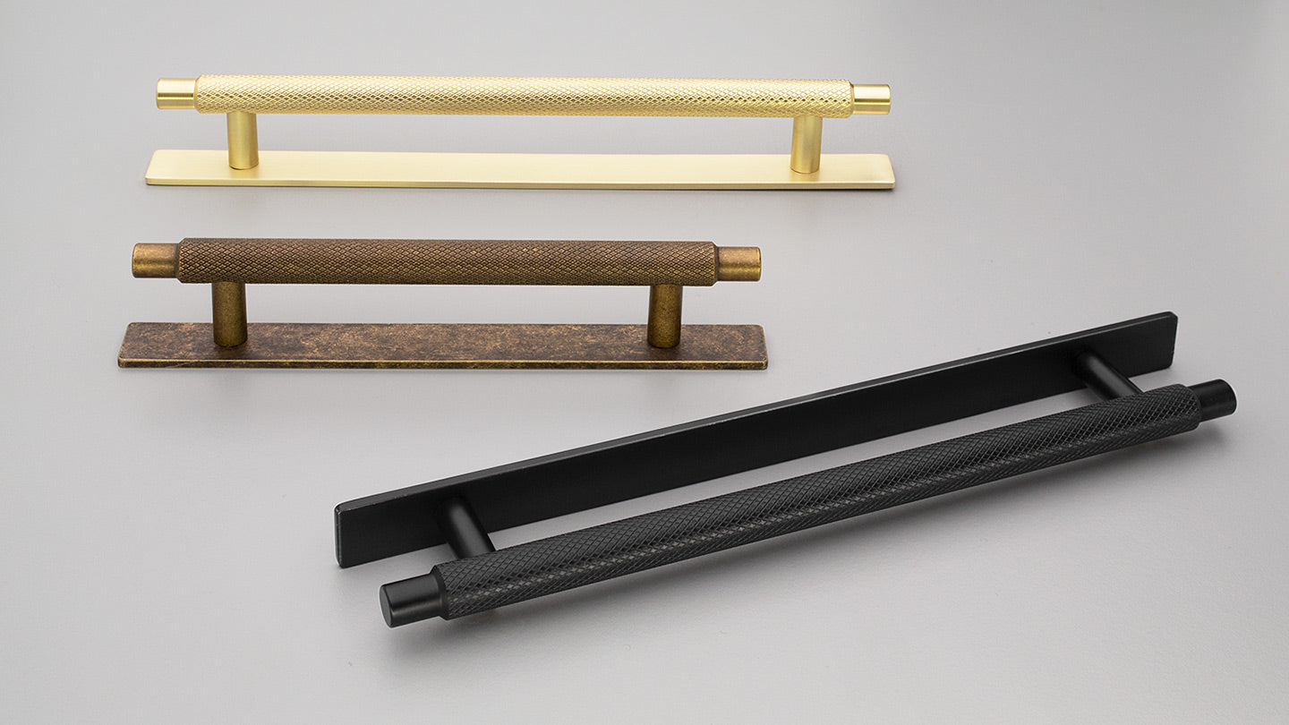 Herning Handle with Back Plate 128mm C to C Antique Bronze in Antique Bronze