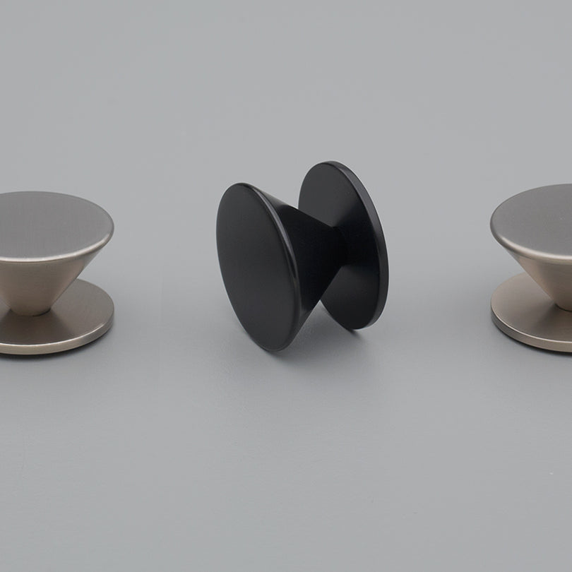 Varde Knob 36mm with Backplate Black Paint Matt#7 in Matt Black