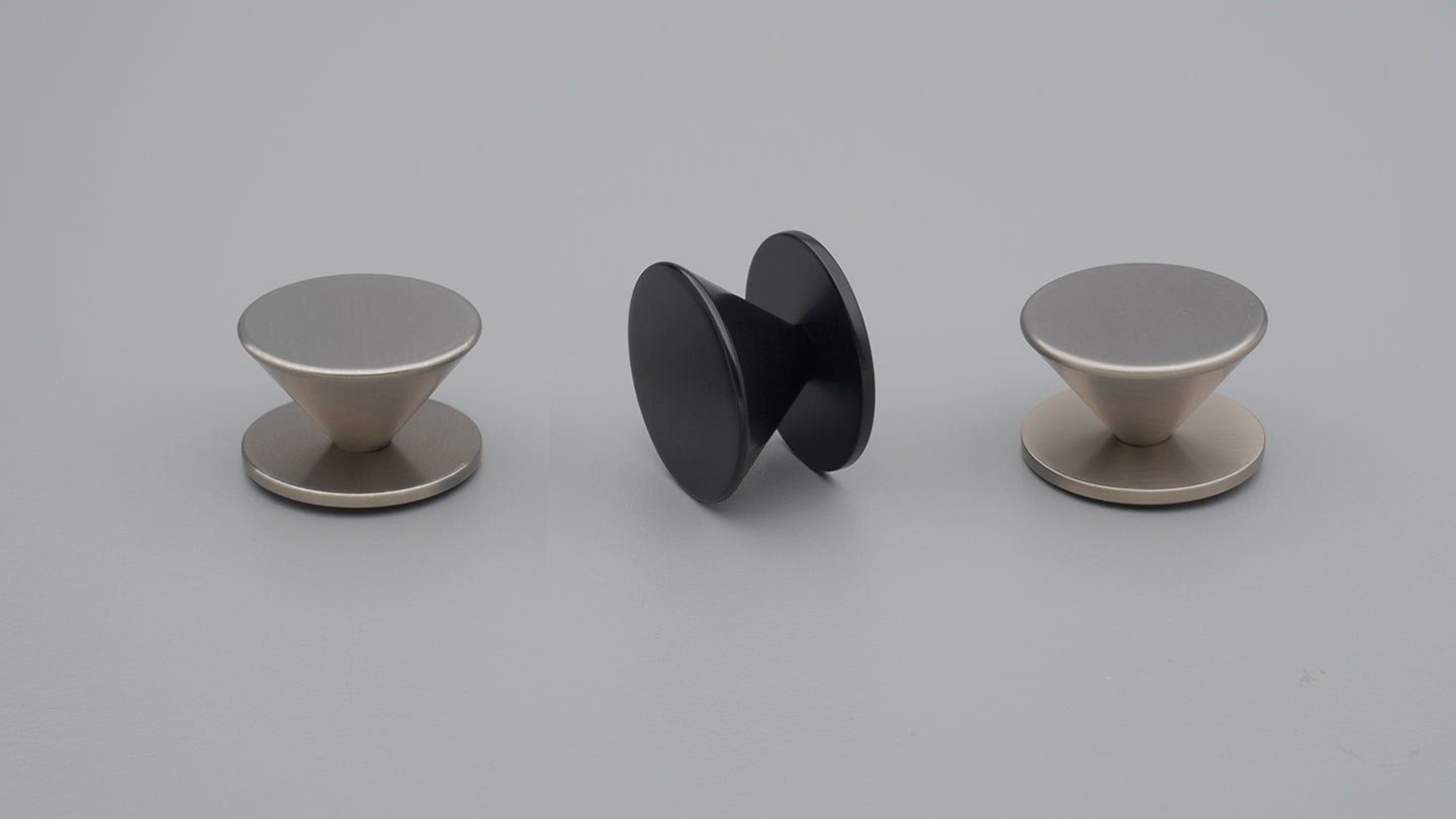 Varde Knob 36mm with Backplate Black Paint Matt#7 in Matt Black