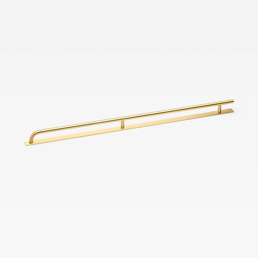 Brera with Backplate Natural Brass XL in Natural Brass