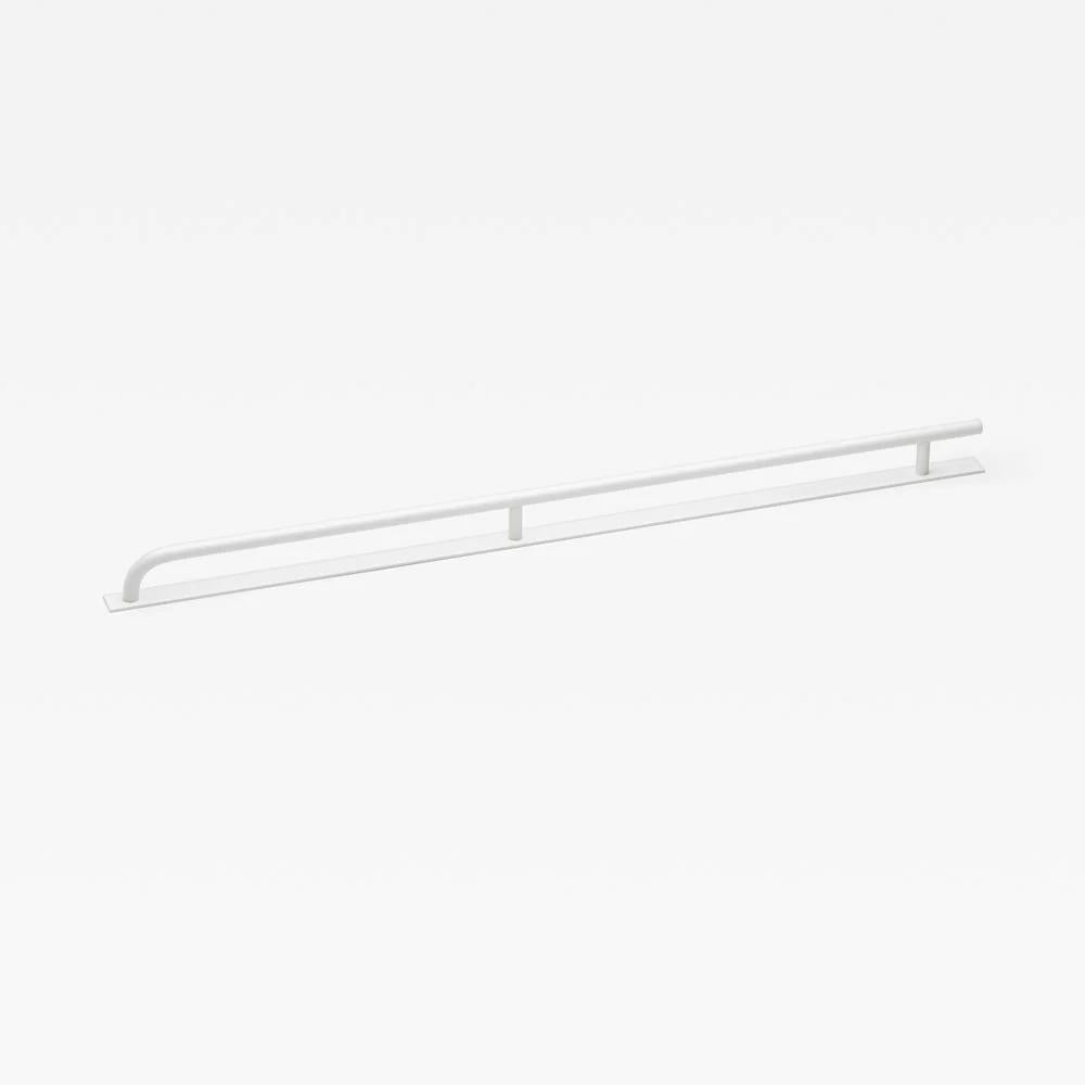 Brera with Backplate White XL in White