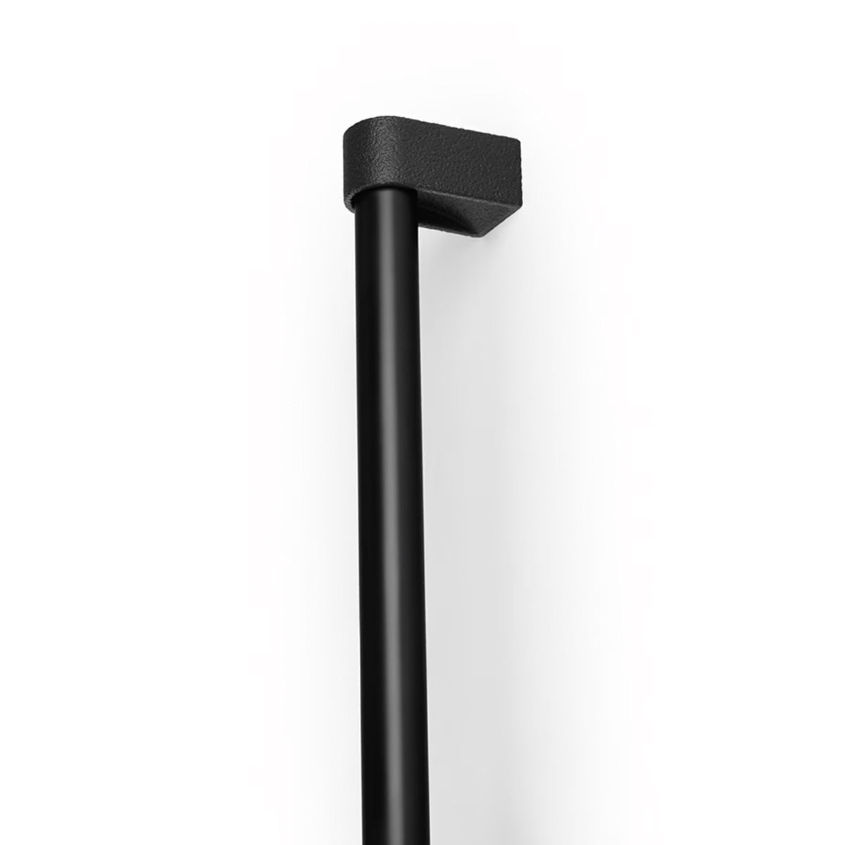 Momo CASEY Big D Cabinet Pull Handle in black metal, modern kitchen cabinet hardware with sleek, sturdy design