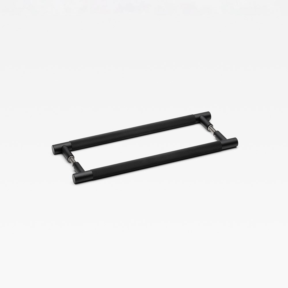 Linear Entry Pull Black in Black