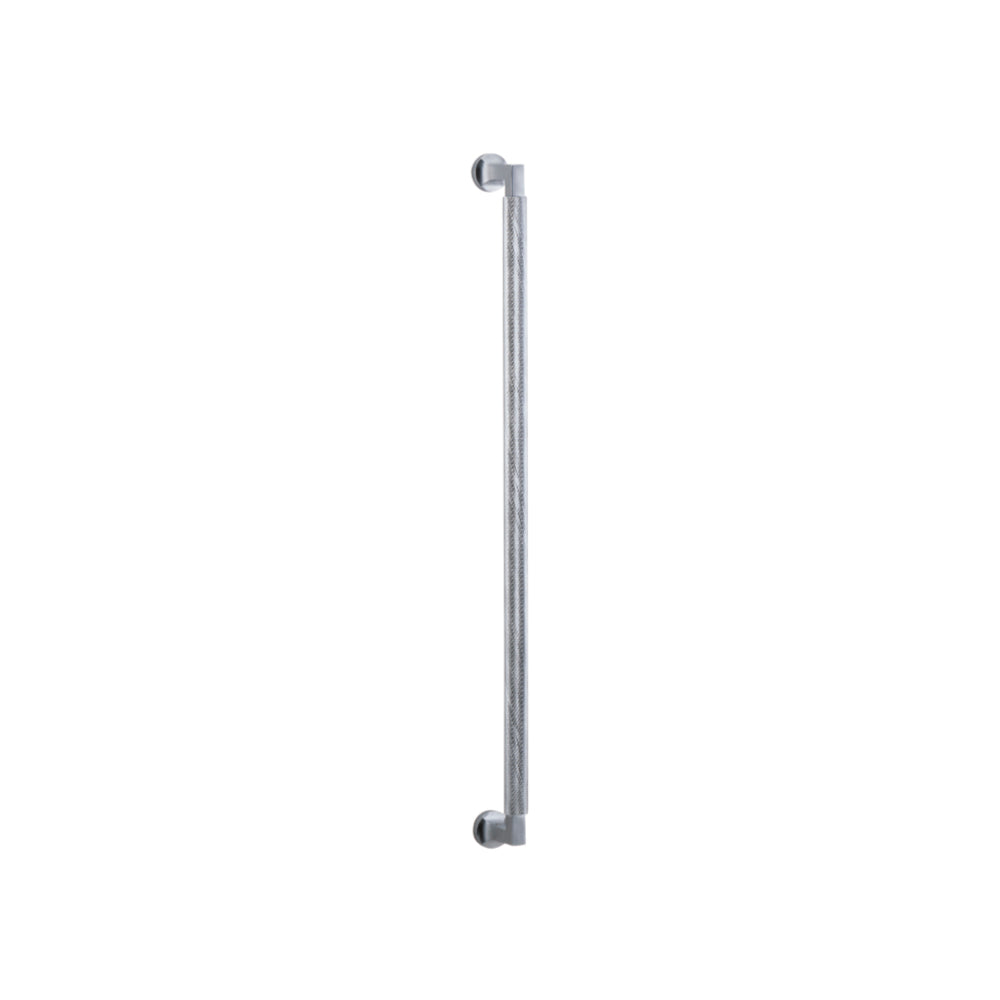 Iver Brunswick single pull handle with a sleek, modern design, shown in a close-up image highlighting its polished finish.