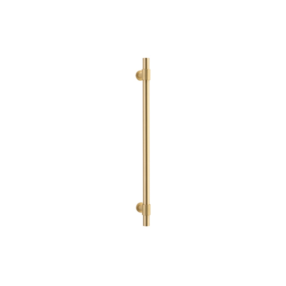 Iver Helsinki single pull handle for architectural hardware, showcasing sleek metal design and polished finish.