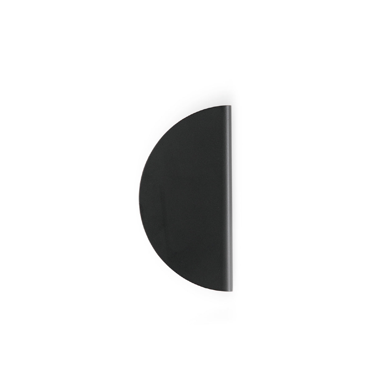 Momo SOLA half-round lip pull handle in matte black finish, showcasing its sleek, modern design for cabinetry or furniture.