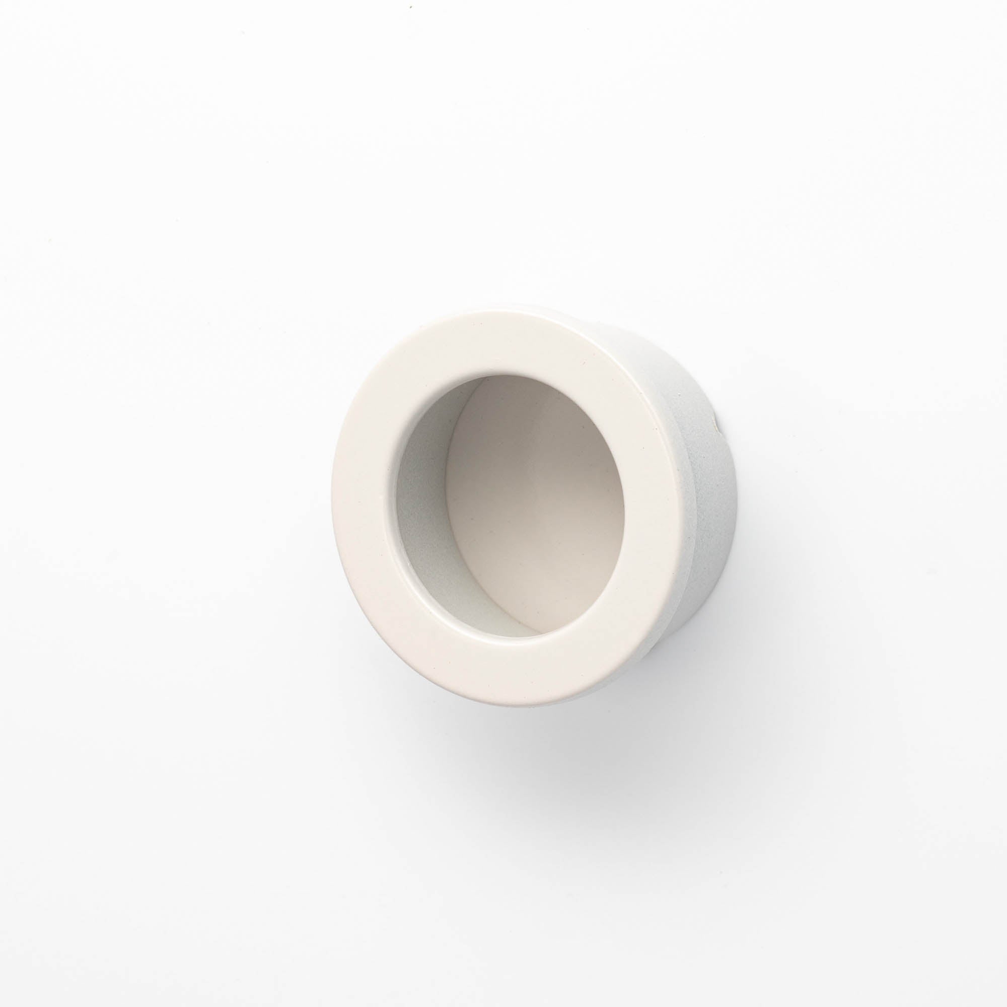 Dune Flush 30mm Round Flush Pull in Dusty Sand