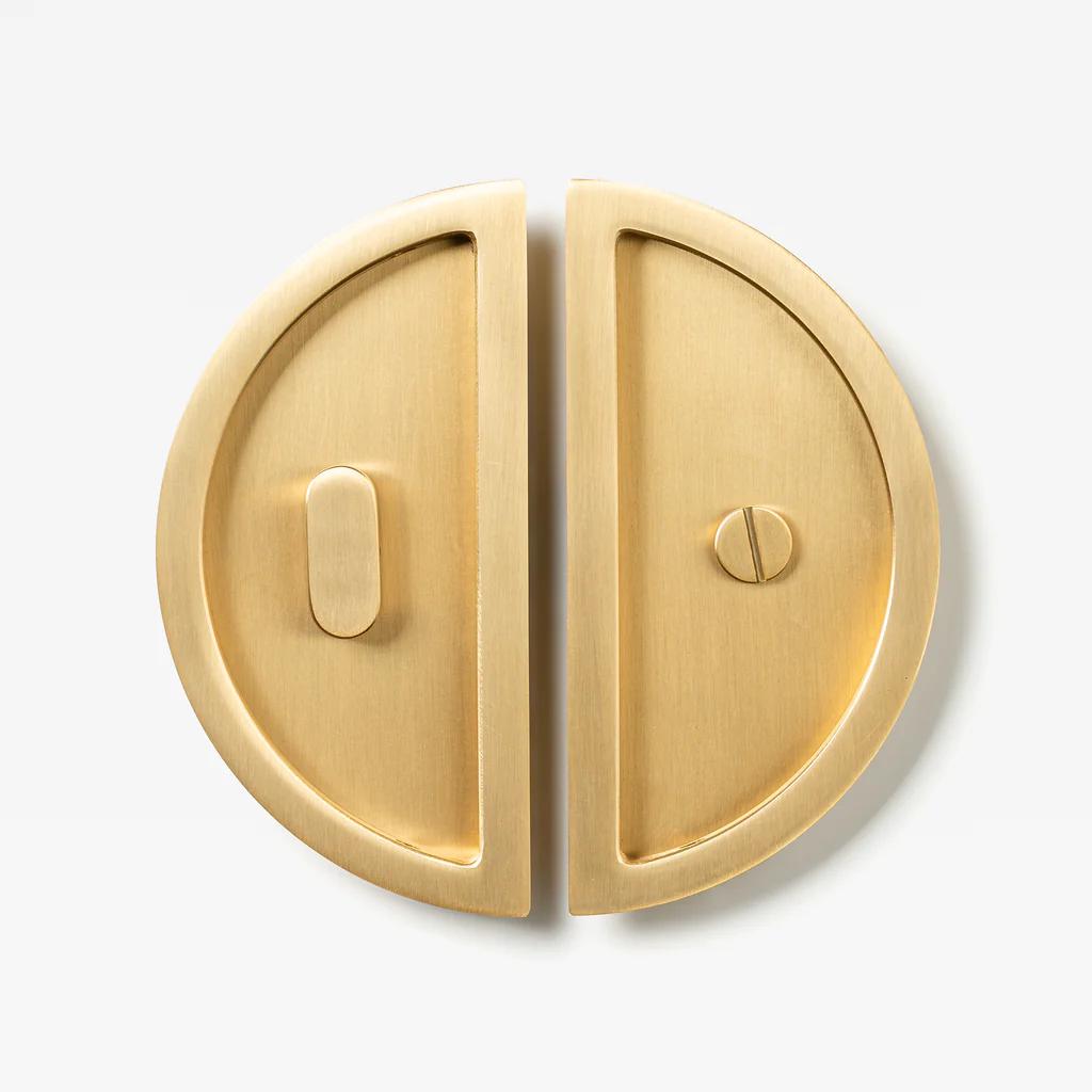 Luna Flush Pull Privacy Brass 150mm Set in Brass