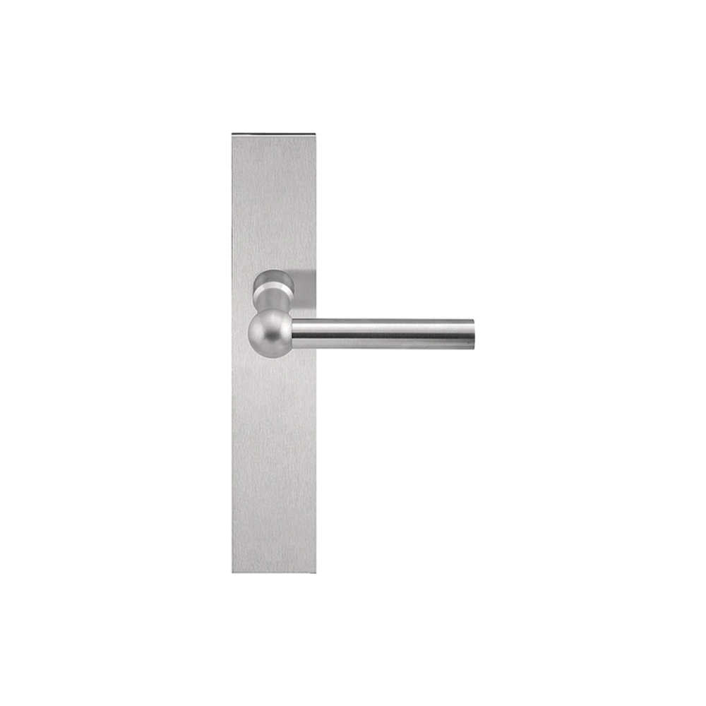 Pair of Formani FERROVIA lever handles on rectangular plates, showcasing sleek modern door hardware design.