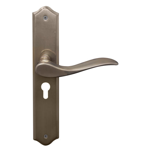 Hermitage Traditional Backplate E48 Keyhole in Natural Bronze