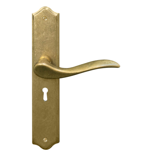 Hermitage Traditional Backplate Std Keyhole in Rumbled Brass