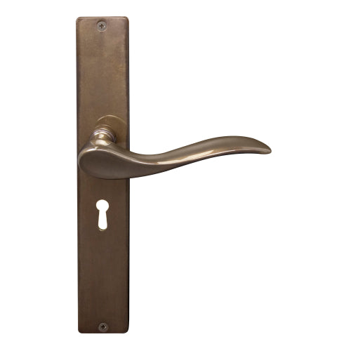 Hermitage Square Backplate Std Keyhole in Antique Bronze