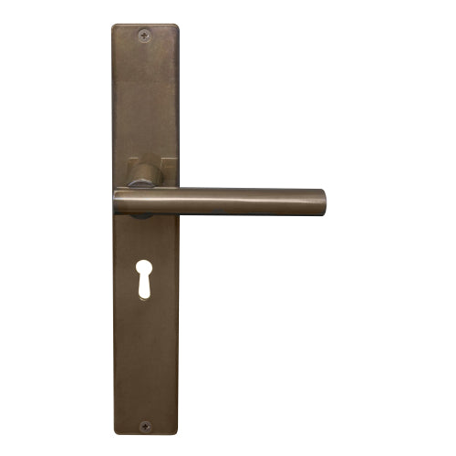 Charleston Square Backplate Std Keyhole in Antique Bronze