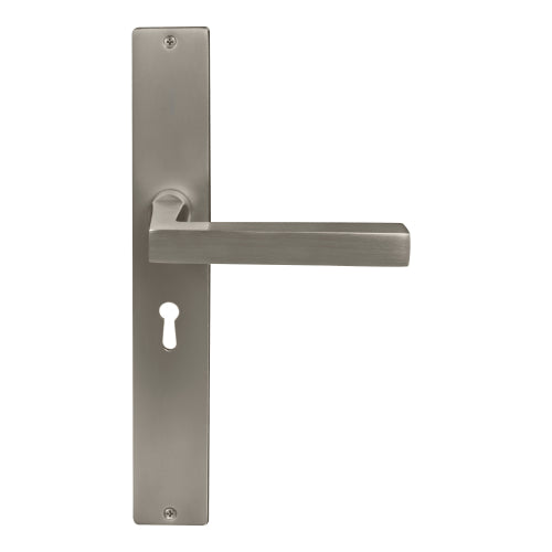 Federal Square Backplate Std Keyhole in Brushed Nickel
