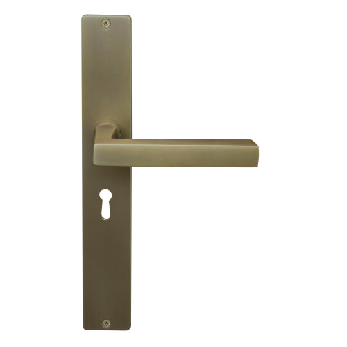 Federal Square Backplate Std Keyhole in Roman Brass