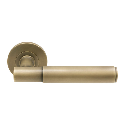 NIDO - Verge Plain Lever Set in Roman Brass