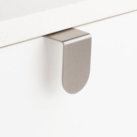 Edge Pull 32mm, 16mm CTC in Satin Stainless