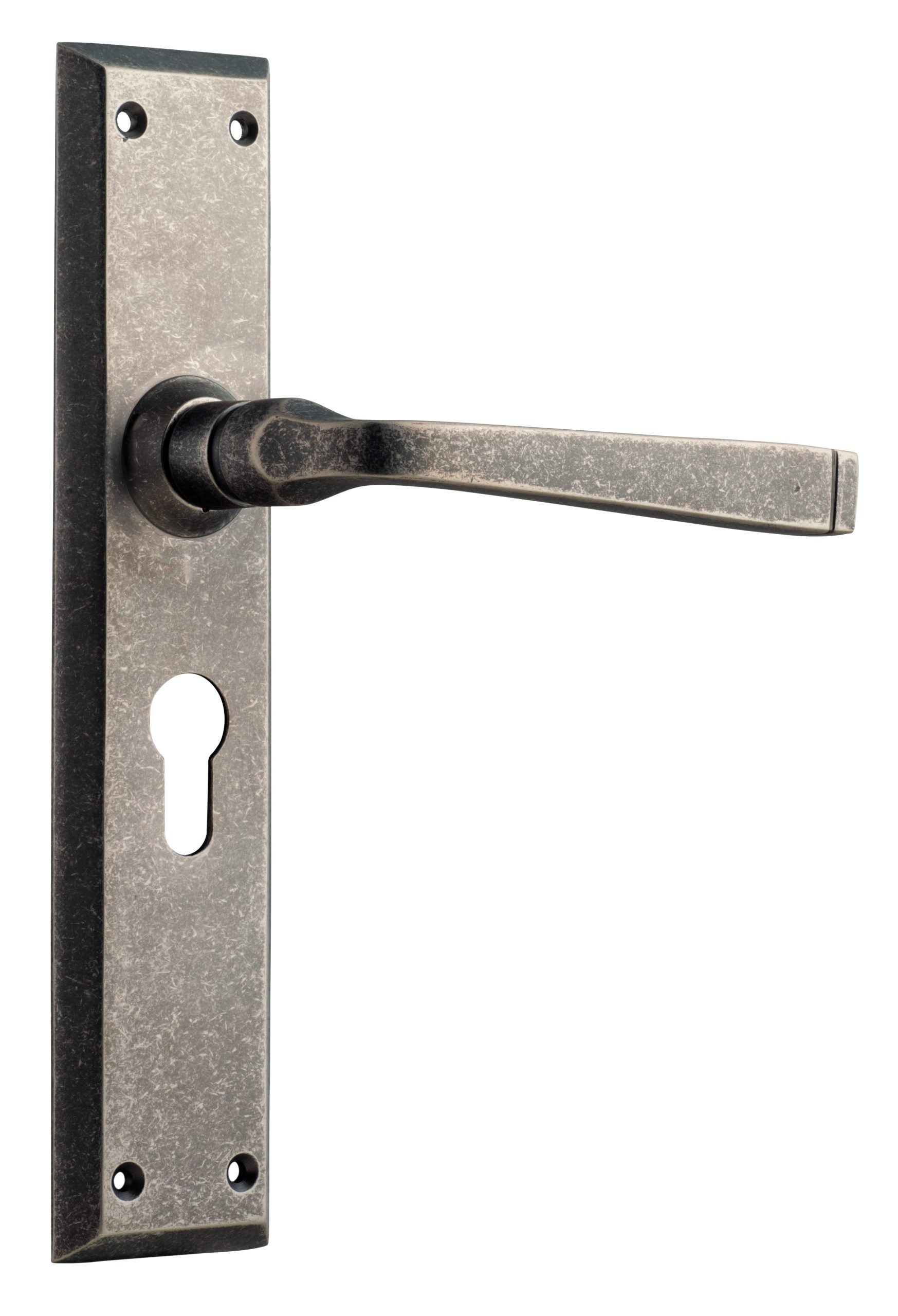 Style Finish Design Australia - Tradco & Iver Handles on Long Backplate