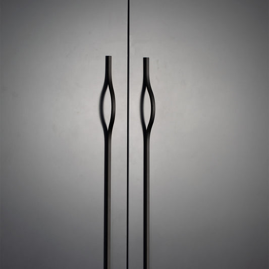 BRAVE BOW HANDLE OFF-CENTRED 992MM MATT BLACK in Matt Black