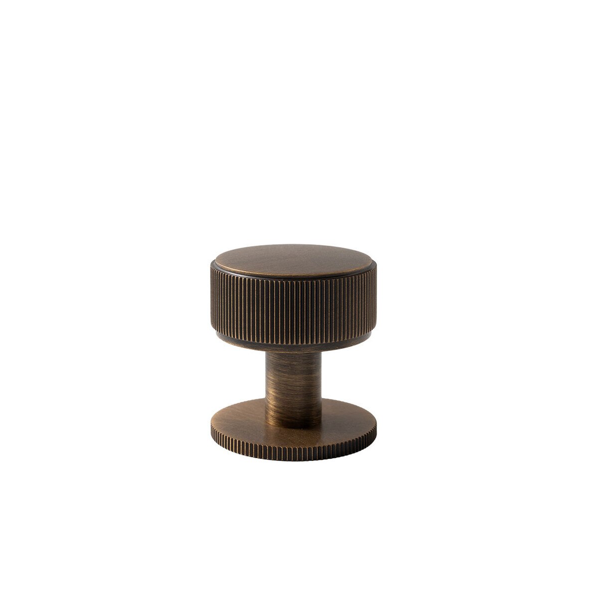Momo BELGRAVIA lined cabinet knob with a polished brass finish, round shape, and decorative design for furniture hardware.