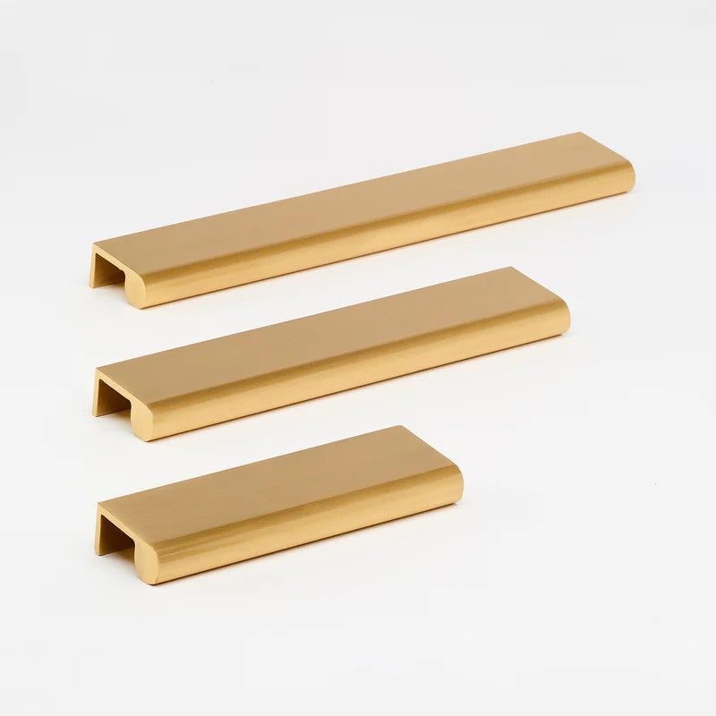 Lo & Co Lincoln Pull in Natural Brass