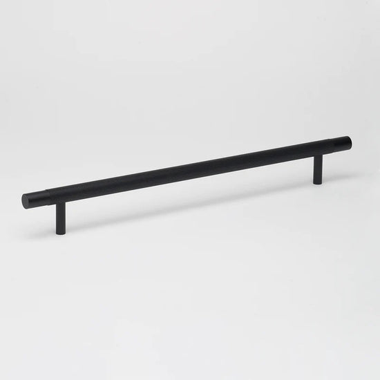 Lo & Co Kintore Appliance Pull in Matt Black