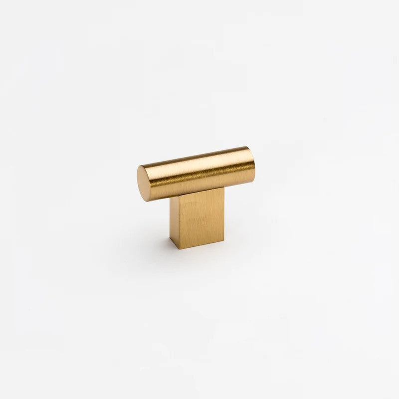 Lo & Co T Pull in Brass