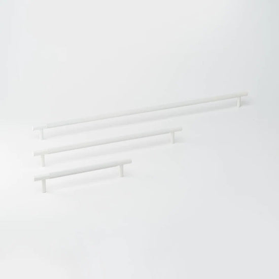 Lo & Co Linear Pull in White