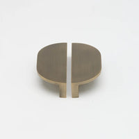 Lo & Co Isla Pull in Aged Brass