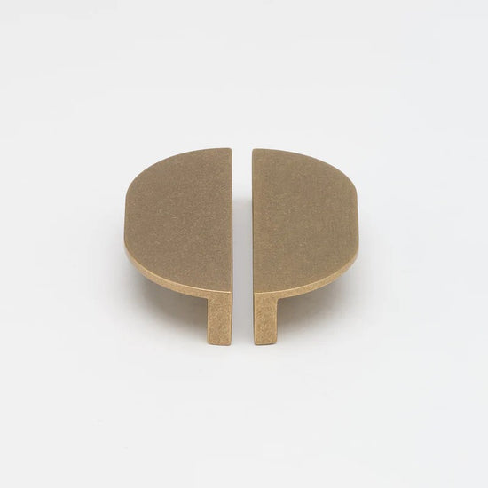 Lo & Co Isla Pull in Tumbled Brass