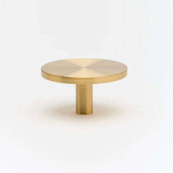 Lo & Co Paige Knob in Brass