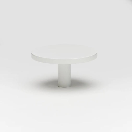 Lo & Co Paige Knob in White