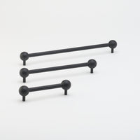 Lo & Co Sphere Pull in Black