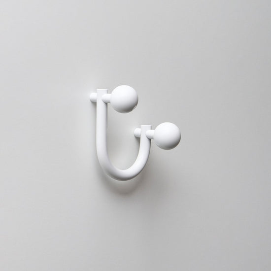 Lo & Co Sphere Hook Small in White