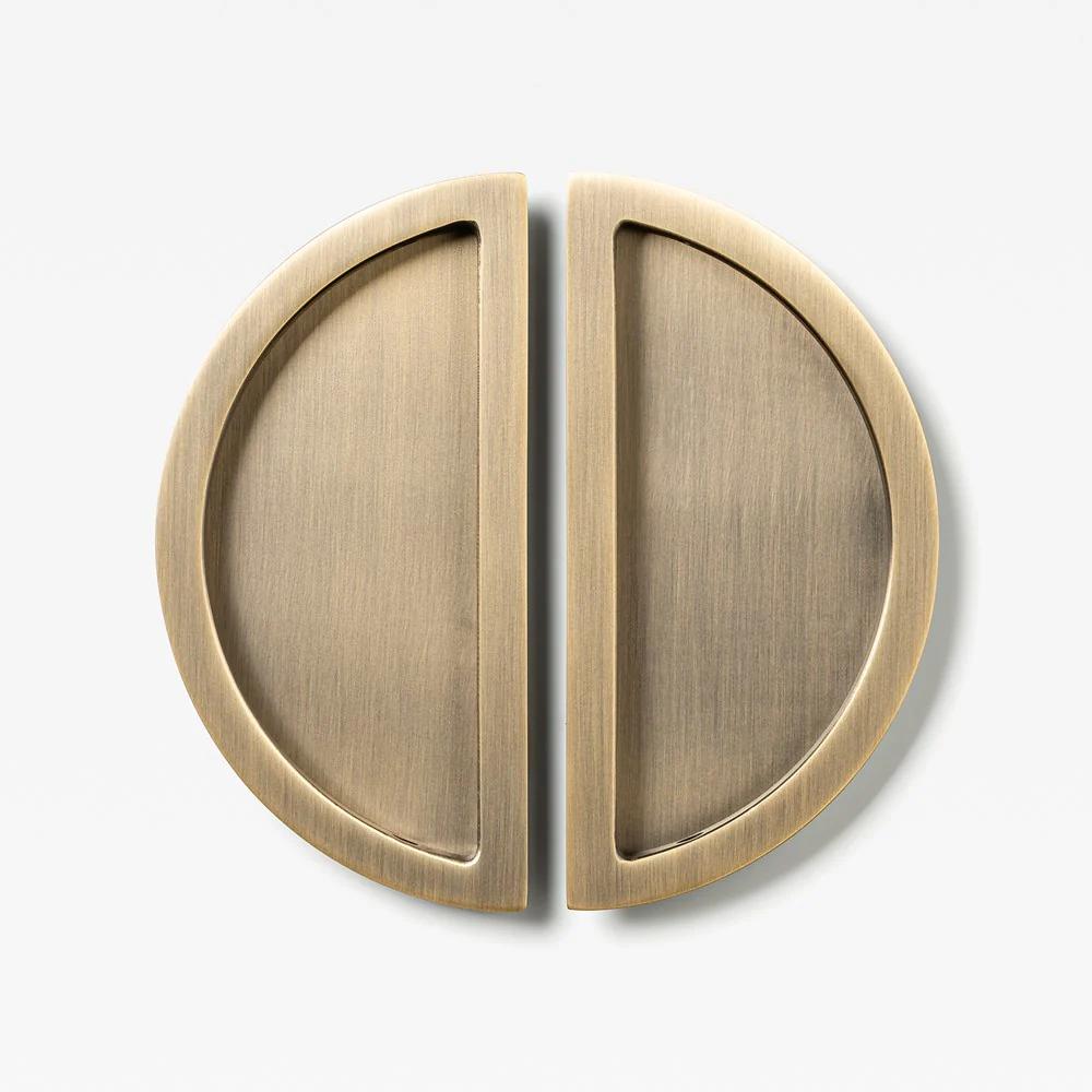 Luna Flush Pull Aged Brass 150mm Set in Aged Brass